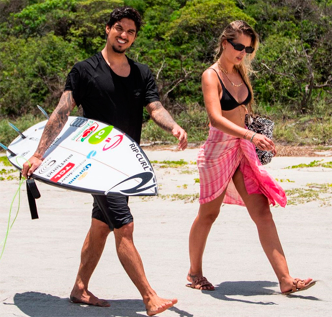 Gabriel Medina divulga foto com Yasmin Brunet no México e é questionado: <i>E a vacina? Deu tempo?</i>