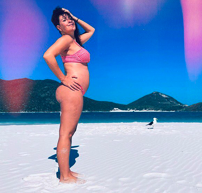 Grávida, Fabiula Nascimento exibe barriga de gêmeos: <i>Enjoos 24h por dia</i>