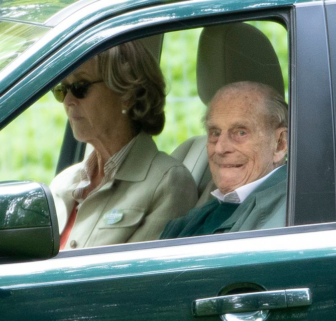 Série <I>The Crown</I> deixará realeza enfurecida ao tratar de <I>relação próxima</I> de príncipe Philip com mulher 32 anos mais nova, diz jornal