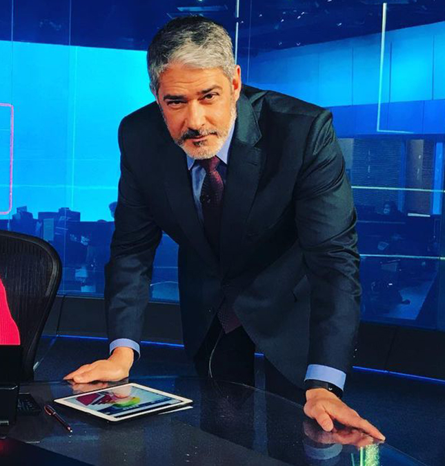 William Bonner renova contrato com a <i>Globo</i> até 2025 e deve receber um total de 86 milhões de reais; diz colunista