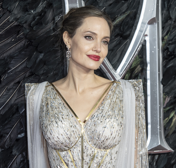 Angelina Jolie cria perfil no <i>Instagram</i> para compartilhar carta de adolescente afegã