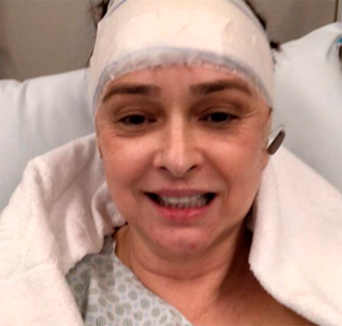 Myrian Rios tranquiliza fãs após cirurgia na cabeça que durou quatro horas: <i>Um sucesso</i>