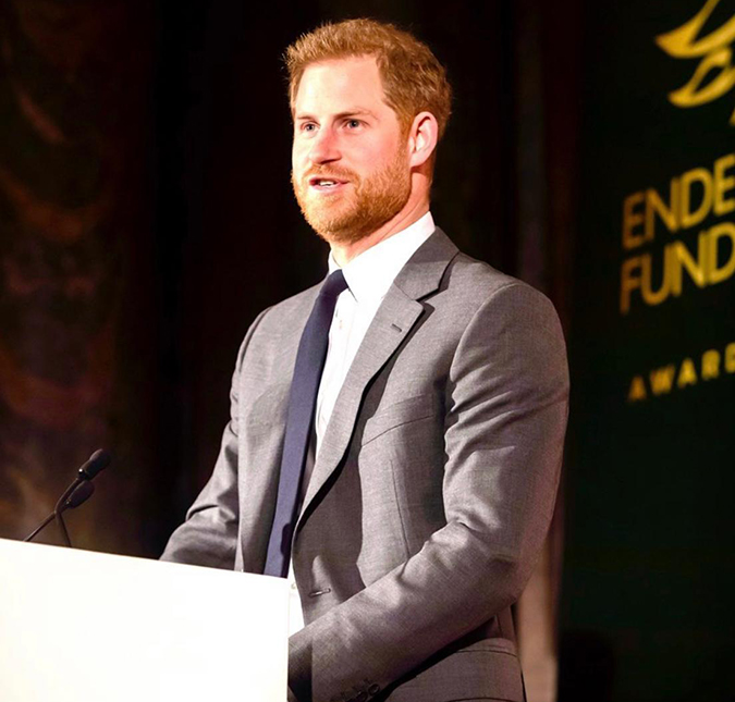 Príncipe Harry recebe homenagens da Rainha Elizabeth II e outros membros da família real; veja