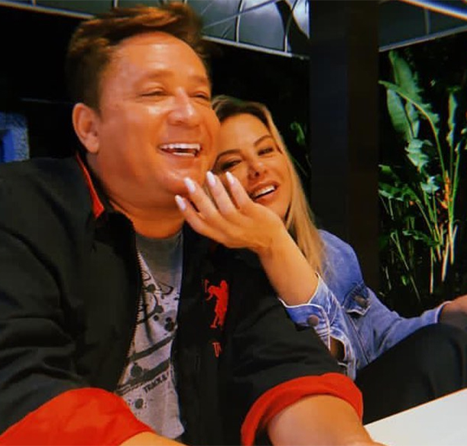 Leonardo e Poliana Rocha comemoram a chegada de novos membros da família: <I>Alegraram nossa casa</I>
