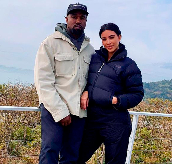 Kim Kardashian aparece vestida de noiva em <i>show</i> de Kanye West - e internautas reclamam sobre ausência de Jay-Z; entenda!
