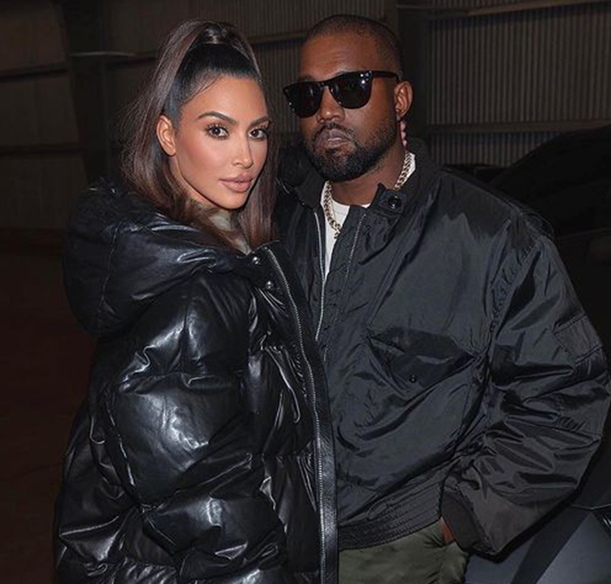 Voltaram? Kim Kardashian e Kanye West jantam com amigos em Malibu