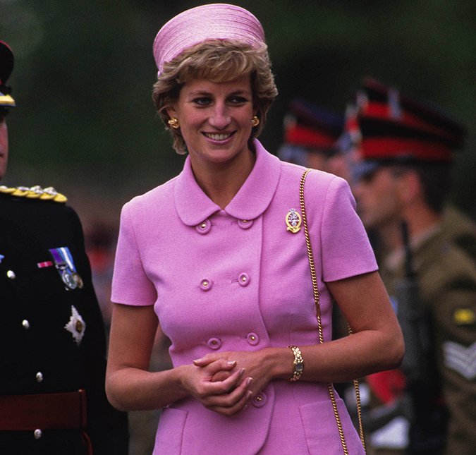 Autoridades francesas ficaram <i>horrorizadas</i> diante do acidente que causou a morte de princesa Diana, diz jornal