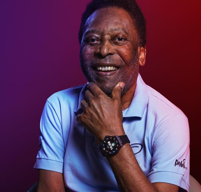 Após sofrer um desmaio, Pelé é internado em São Paulo