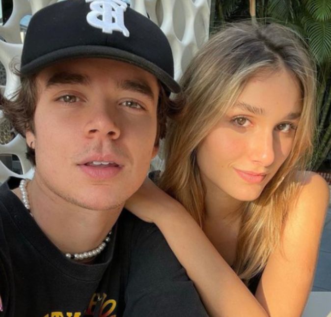 Se tem um casal que está ganhando cada vez mais o amor dos fãs, ele é formado por Sasha Meneghel e João Figueiredo. O cantor sempre faz questão de exaltar seu amor pela companheira e encanta sempre que divide com os seguidores algum momento deles juntos. Em mais recente foto divulgada nas redes sociais, João aparece olhando fixo para as lentes da câmera com Sasha apoiando o braço em seu ombro, na legenda da publicação ele escreveu: Domingãooo... que todos tenham uma semana incrível, cheia de paz, alegria e amor, desejou o cantor. Os fãs rapidamente encheram a publicação de muito elogios e babaram pela tamanha beleza do casal. Se tem um casal que está ganhando cada vez mais o amor dos fãs, ele é formado por Sasha Meneghel e João Figueiredo. O cantor sempre faz questão de exaltar seu amor pela companheira e encanta sempre que divide com os seguidores algum momento deles juntos. Em mais recente foto divulgada nas redes sociais, João aparece olhando fixo para as lentes da câmera com Sasha apoiando o braço em seu ombro, na legenda da publicação ele escreveu: Domingãooo... que todos tenham uma semana incrível, cheia de paz, alegria e amor, desejou o cantor. Os fãs rapidamente encheram a publicação de muito elogios e babaram pela tamanha beleza do casal.