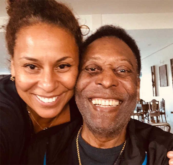 Filha de Pelé fala sobre o estado de saúde do jogador após descoberta de tumor e cirurgia: <I>Ele sairá dessa</I>
