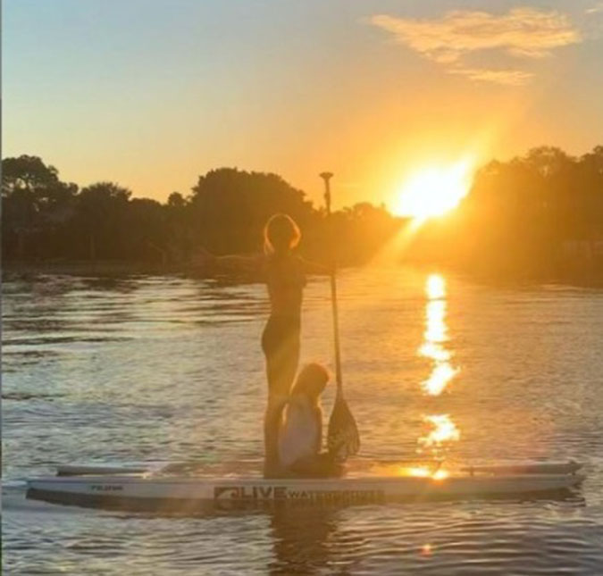 Gisele Bündchen faz <i>stand-up paddle</i> com sua filha Vivian; confira!