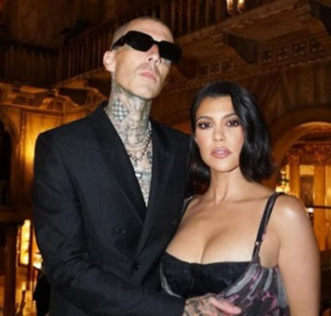 Kourtney Kardashian e Travis Barker já estão com planos de se casar e ter filhos, diz <I>site</I>