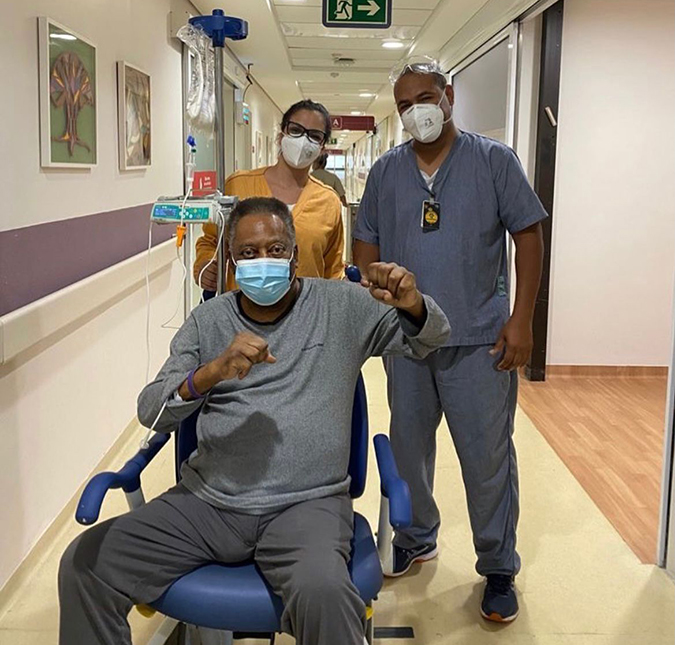 Pelé posta foto nas redes sociais: <i>Cada dia melhor</i>