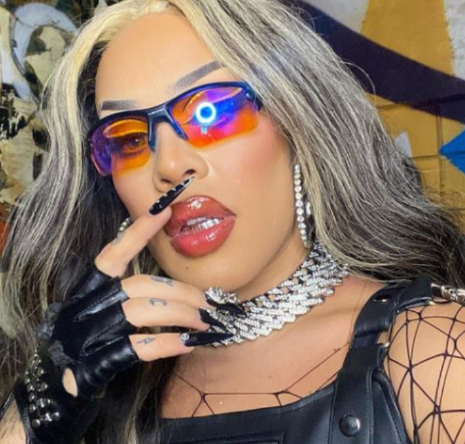 Em entrevista, Gloria Groove fala o que os fãs podem esperar dela no <I>Show dos Famosos: Grandes números com muito contraste entre eles</i>