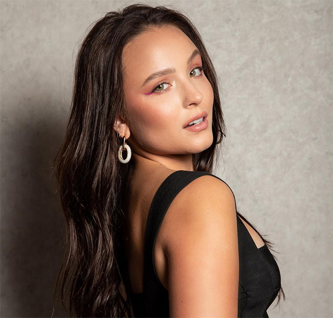 Larissa Manoela diz que está solteira e dispara: <i>- Estou muito bem sozinha</i>