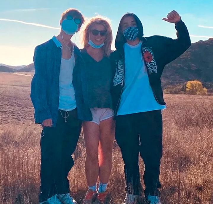 Britney Spears faz <i>post</i> raro sobre maternidade e se declara aos filhos: <i>Extremamente independentes e muito reservados</i>