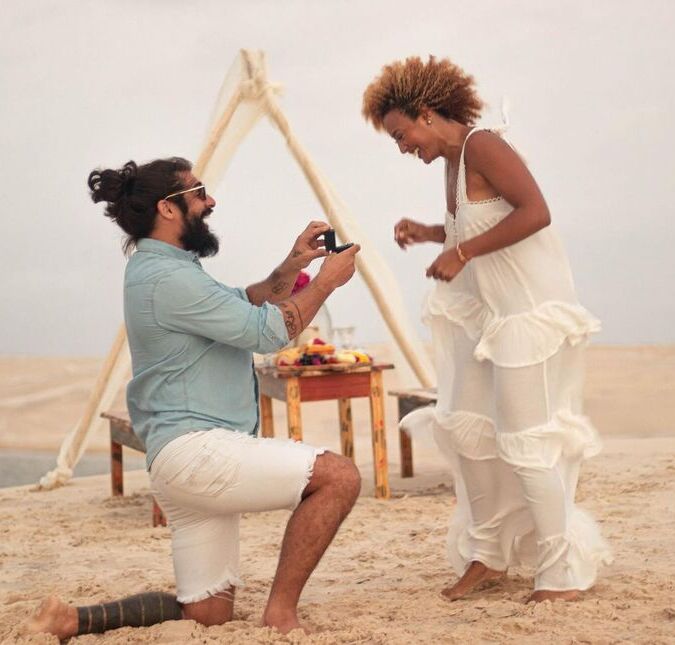 Sheron Menezzes é pedida em casamento por Saulo Camelo: <i>Depois de 10 anos, um filho lindo e muitas histórias</i>