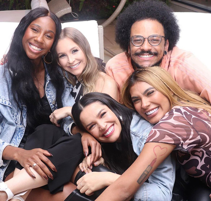 Ex-BBBs se reúnem para assistir filme de Carla Diaz