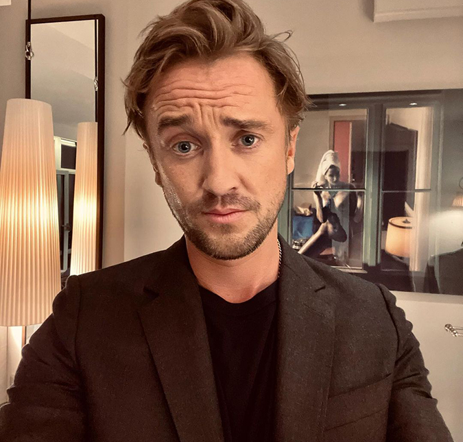 Tom Felton, o Draco Malfoy da saga <i>Harry Potter</i>, tranquiliza fãs após desmaio: <i>- Me curando</i>