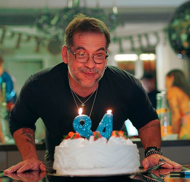 Leandro Hassum completa 48 anos de idade e reflete: <i>Força para continuar acreditando que serei melhor</i>