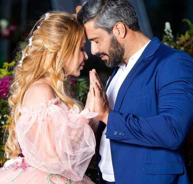 Joelma conta que até amigos acreditaram que ela estivesse namorando: <i>- O povo quer me arranjar um par</i>