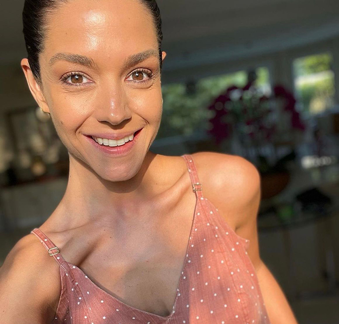 Thais Fersoza compartilha <i>selfie</i> e recebe críticas: <i>Está muito magra</i>