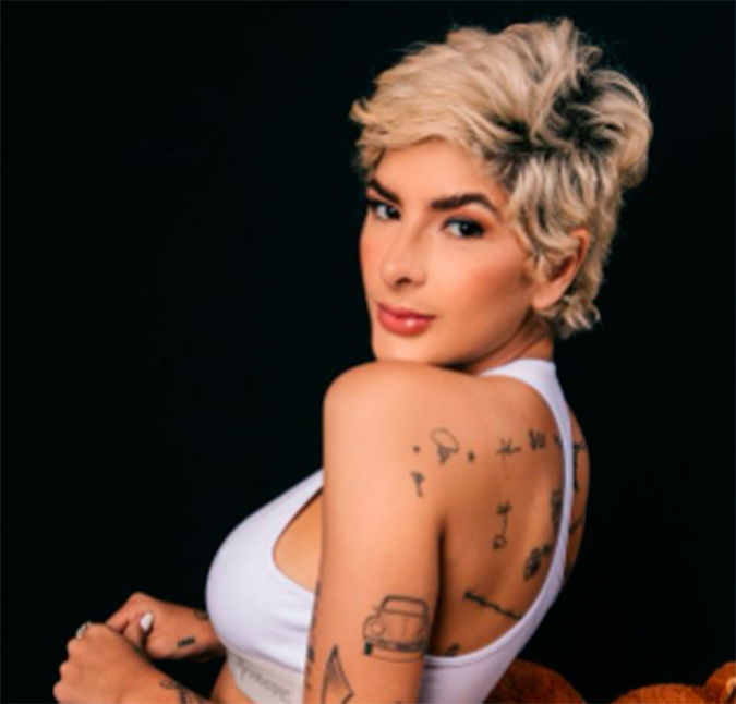 Nova peoa na área! Lary Bottino entra em <i>A Fazenda 13</i>