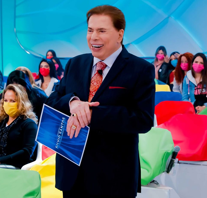 Silvio Santos negociou com a <i>Playboy</i> cachê de ensaio nu de jurada do <i>Show de Calouros</i>