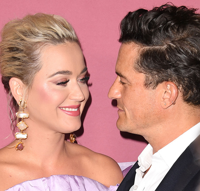 Interação romântica entre Katy Perry e Orlando Bloom chama atenção em evento