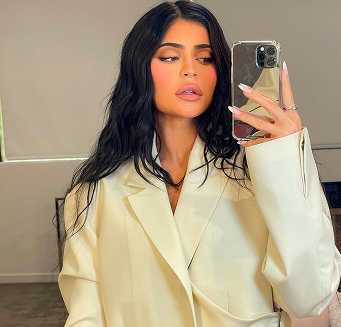 Kylie Jenner tem mansão de 217 milhões de reais atacada por fogos de artifício