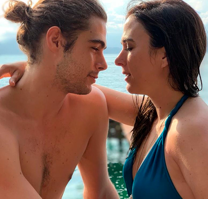 Rafa Vitti posta clique de Tatá Werneck grávida e comemora dois anos de casamento: <I>Um universo inteiro</i>