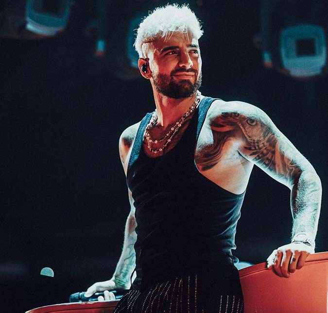 Em <i>show</i>, Maluma dedica canção às vítimas de voo que saiu antes do dele; entenda!