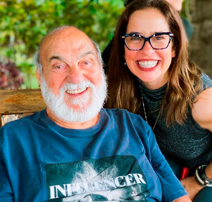 Lima Duarte aparece junto com a família após dois anos: <i>Conseguimos esse dia lindo</i>