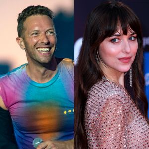 Fã recebe carona de Chris Martin e entrega confissão do vocalista do <i>Coldplay</i> sobre término com Dakota Johnson