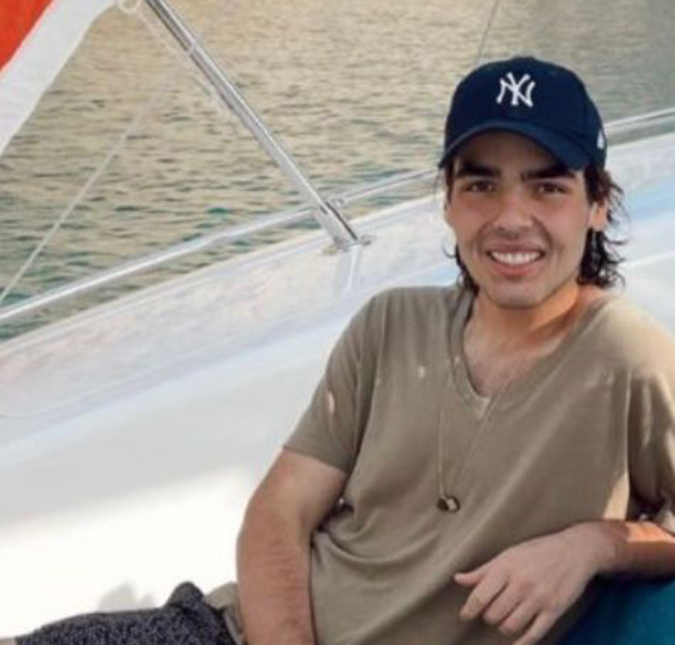 Filho de Faustão compartilha clique nas redes sociais em Ibiza após perder mais de 50 quilos