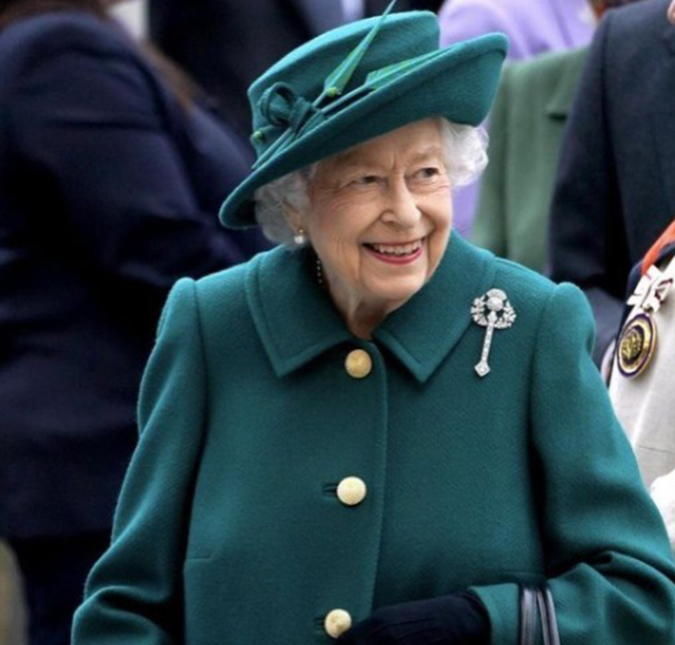 Após boatos de morte, Palácio de Buckingham divulga comunicado sobre Rainha Elizabeth II: <i> Sua Majestade falou com o primeiro-ministro esta noite</i>