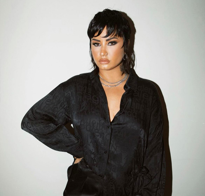 Demi Lovato faz <i>funeral</i> para encerrar a carreira <I>pop</i>