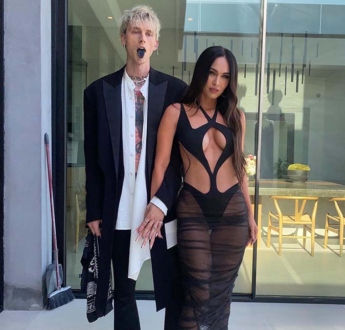 Megan Fox revela que divide roupas com namorado: -<i>Ele fica ótimo nelas</i>