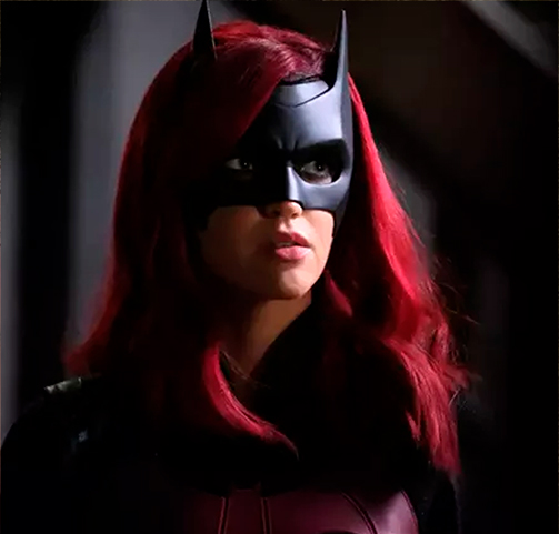 Ruby Rose revela abusos e mortes de dublês durante as gravações de <I>Batwoman</i>: <I>Poderia ter ficado cega</i>