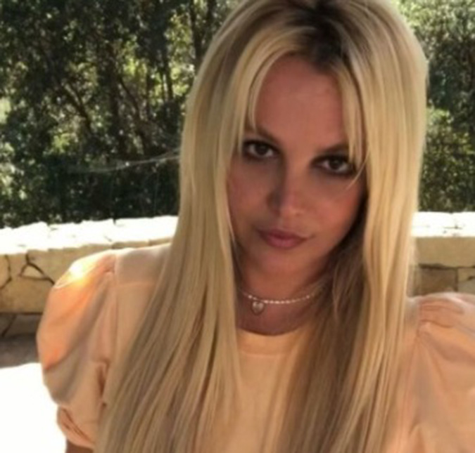 Britney Spears posta foto com camiseta favorita: <i>É meio estranho, mas me faz sentir jovem</i>