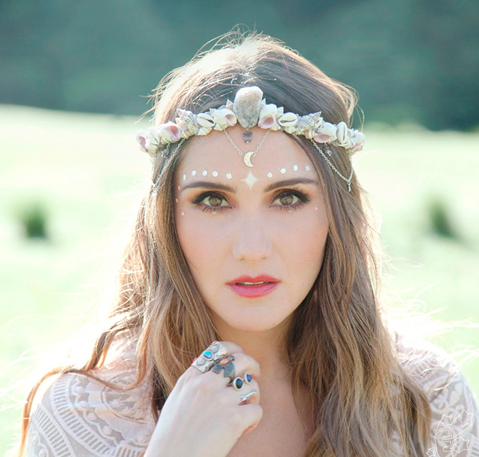 Dulce Maria lança <I>Origen</i> e entrega que viu o <I>remake</i> de <i>Rebelde</i>: <i>Me deu nostalgia!</i>