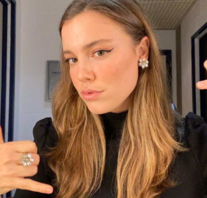 A atriz procura sempre publicar textos de empoderamento feminino, além de se dizer feminista em suas entrevistas