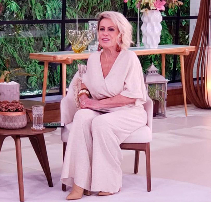 Após sofrer queda, Ana Maria Braga manda recado durante o <i>Mais Você: Estou ficando dez</i>