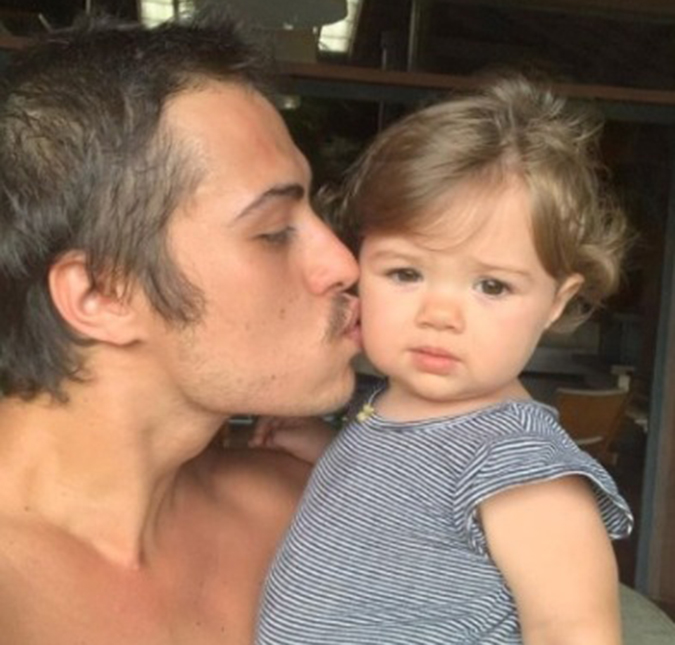 Francisco Vitti encanta <i>web</i> com foto em passeio com a sobrinha, Clara Maria