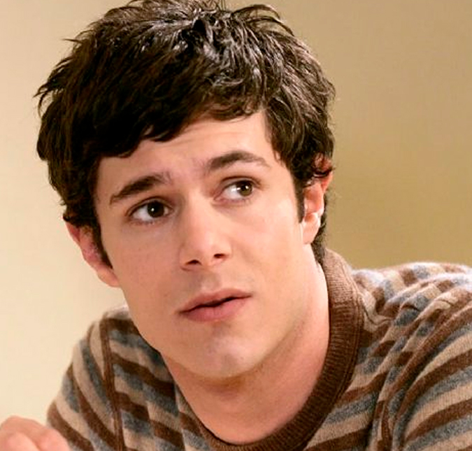 Adam Brody, astro de <I>The O.C.</i>, revela por que <i>reboot</i> da série não daria certo: <I>Estamos em um lugar diferente</i>