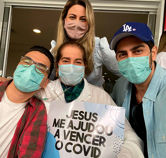 Mãe de Jonathan Nemer recebe alta após seis meses internada