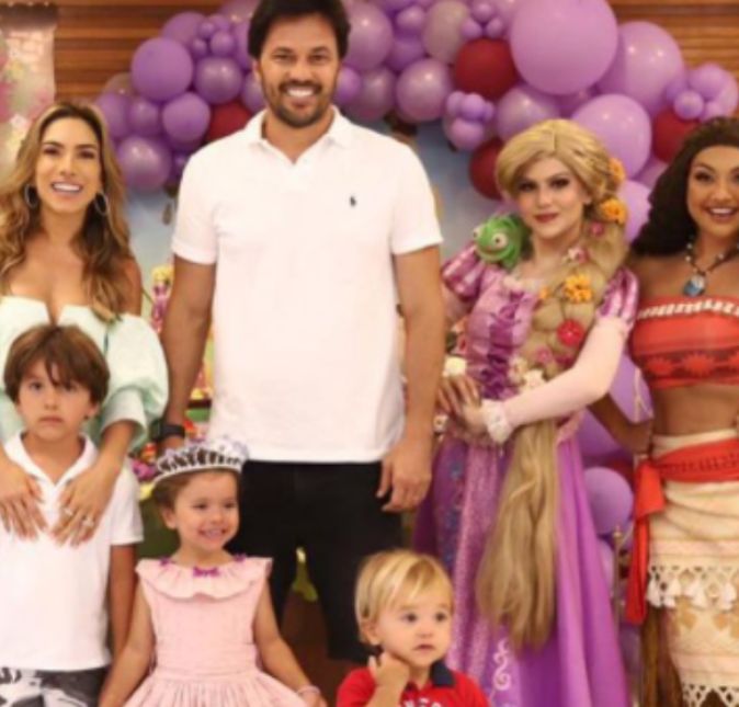 Em janeiro de 2021, Patrícia reuniu a família para comemorar os três aninhos de idade de Jane e olha que fofos que eles estavam. Viva Jane!! Viva! Viva! Viva!! Três aninhos de muito amor!!, dizia a apresentadora na legenda da publicação. Em janeiro de 2021, Patrícia reuniu a família para comemorar os três aninhos de idade de Jane e olha que fofos que eles estavam. Viva Jane!! Viva! Viva! Viva!! Três aninhos de muito amor!!, dizia a apresentadora na legenda da publicação.