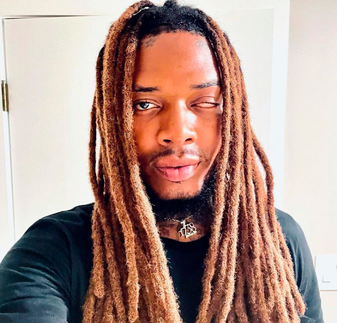 O rapper Fetty Wap foi preso por agentes do FBI no dia 28 de outubro de 2021, no estádio de beisebol Citi Field em Nova York, nos Estados Unidos. Segundo o site Daily Mail, o rapper recebeu uma acusação relacionada à drogas e deve ser processado em um tribunal federal de Nova York. Não se sabe há quanto tempo ele está sob investigação do FBI. Ao site TMZ, Navarro Gray, advogado de Fetty Wap, afirmou que espera tudo seja um mal-entendido: Ele vê o juiz hoje. Esperando que ele seja solto para que possamos esclarecer as coisas rapidamente. O rapper Fetty Wap foi preso por agentes do FBI no dia 28 de outubro de 2021, no estádio de beisebol Citi Field em Nova York, nos Estados Unidos. Segundo o site Daily Mail, o rapper recebeu uma acusação relacionada à drogas e deve ser processado em um tribunal federal de Nova York. Não se sabe há quanto tempo ele está sob investigação do FBI. Ao site TMZ, Navarro Gray, advogado de Fetty Wap, afirmou que espera tudo seja um mal-entendido: Ele vê o juiz hoje. Esperando que ele seja solto para que possamos esclarecer as coisas rapidamente.