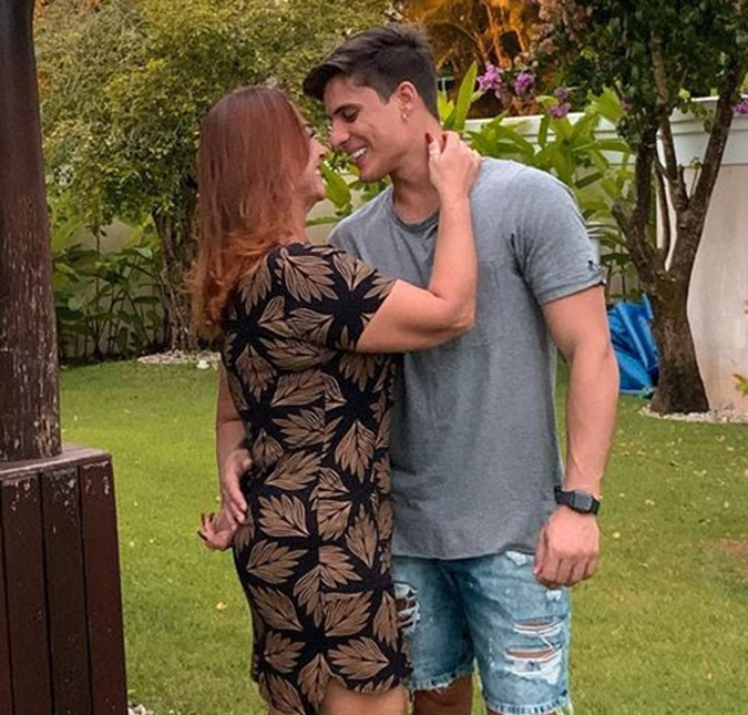 Tiago Ramos relembra romance com mãe de Neymar Jr.: <i>- Deu tudo certo no final</i>