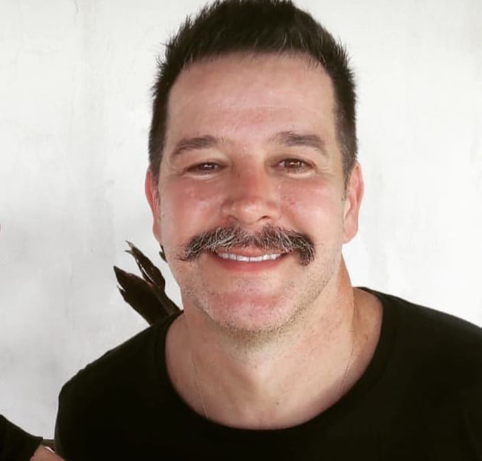 Murilo Benício muda visual e adota bigode para viver vilão em novela; veja!